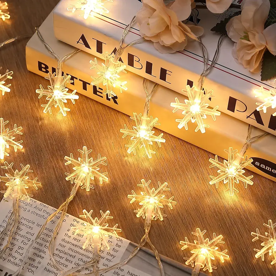Snowflake Christmas String Lights, 20 ft 40 LED Battery Operated Christmas Lights, Xmas Decorations Fairy Lights for Bedroom Mantle Window Patio Tree Holiday Room Dorm Decor, Warm White